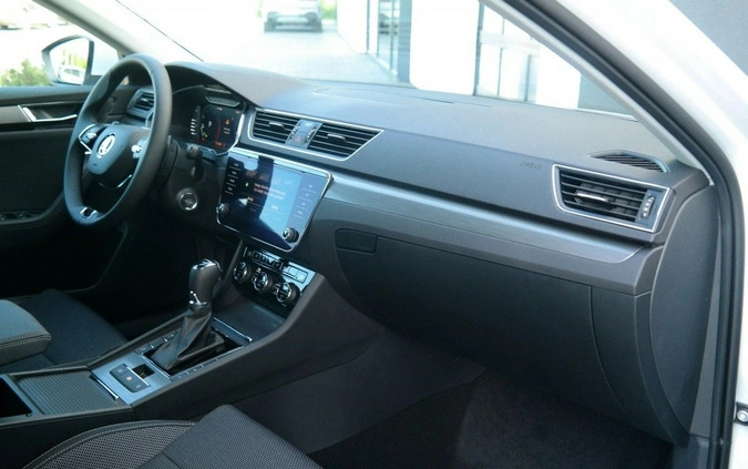 Skoda Superb cena 169900 przebieg: 5, rok produkcji 2024 z Opalenica małe 436